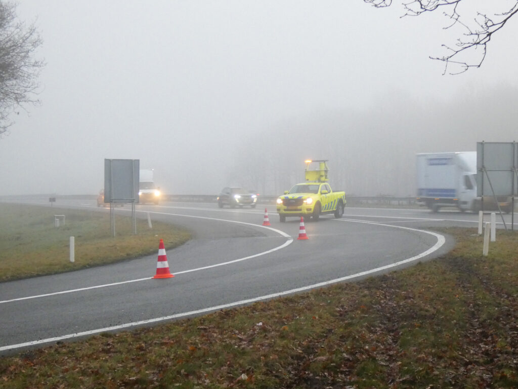 2000222-1024x768 Auto belandt in bosjes bij afrit A28 bij Beilen, bestuurder spoorloos