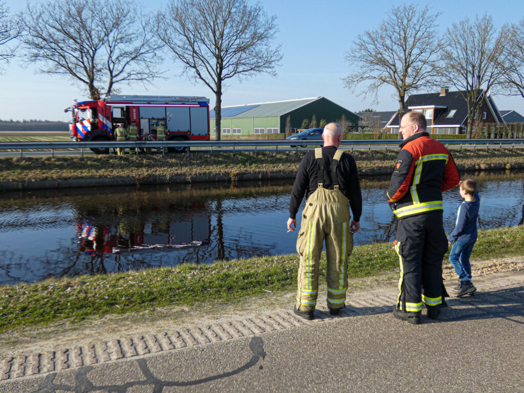 IMG_9539-1024x768 Brandweer probeert reetje te redden uit water langs N371