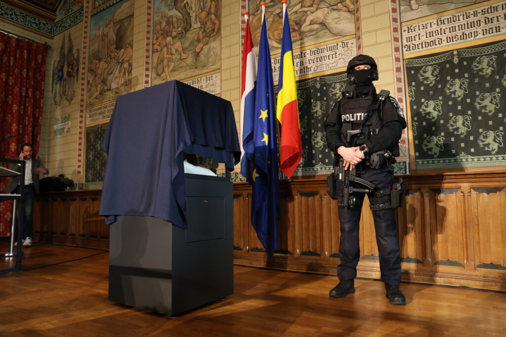 208A5441-1024x683 Persconferentie over gevonden gouden helm bij de kunstroof uit het Drents Museum