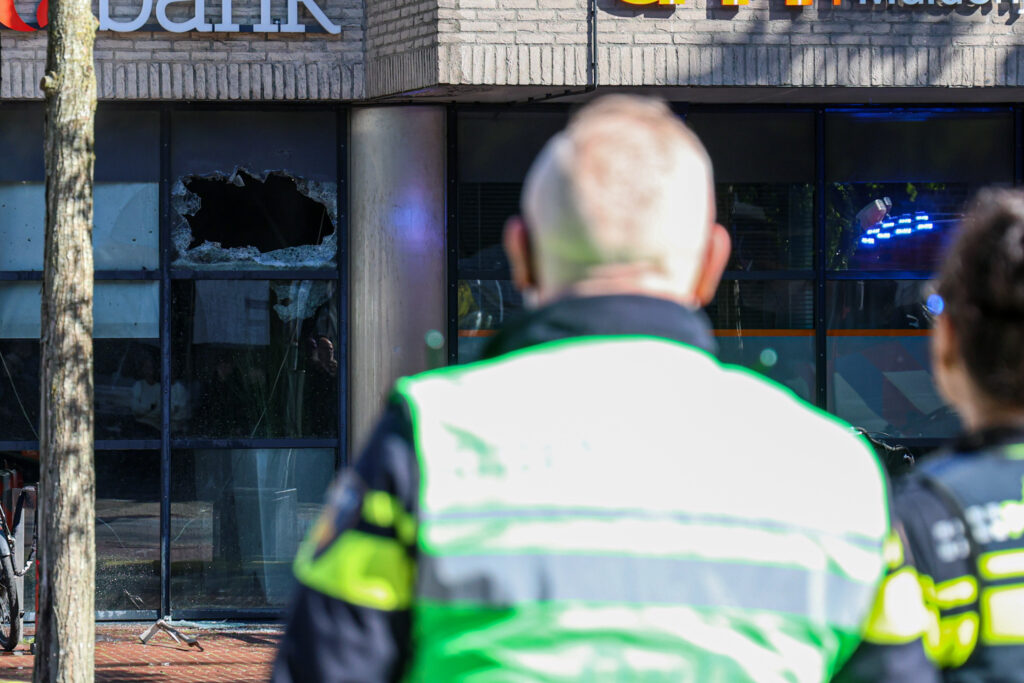 208A9843-1024x683 Brandweer rukt uit voor gebouwbrand bij ASN Bank in Hoogeveen