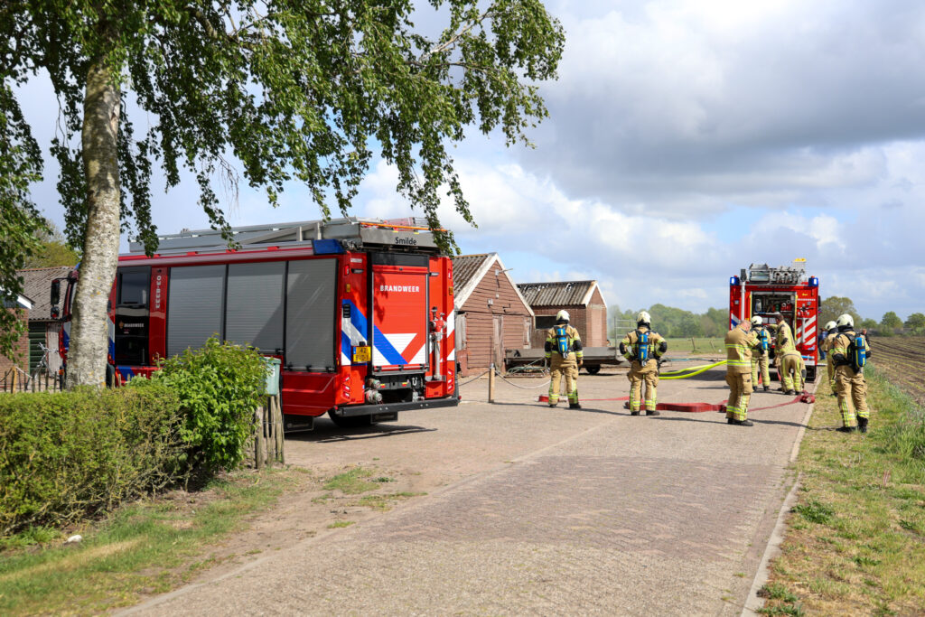 208A5814-1024x683 Klein schuurtje uitgebrand bij brand in Dwingeloo