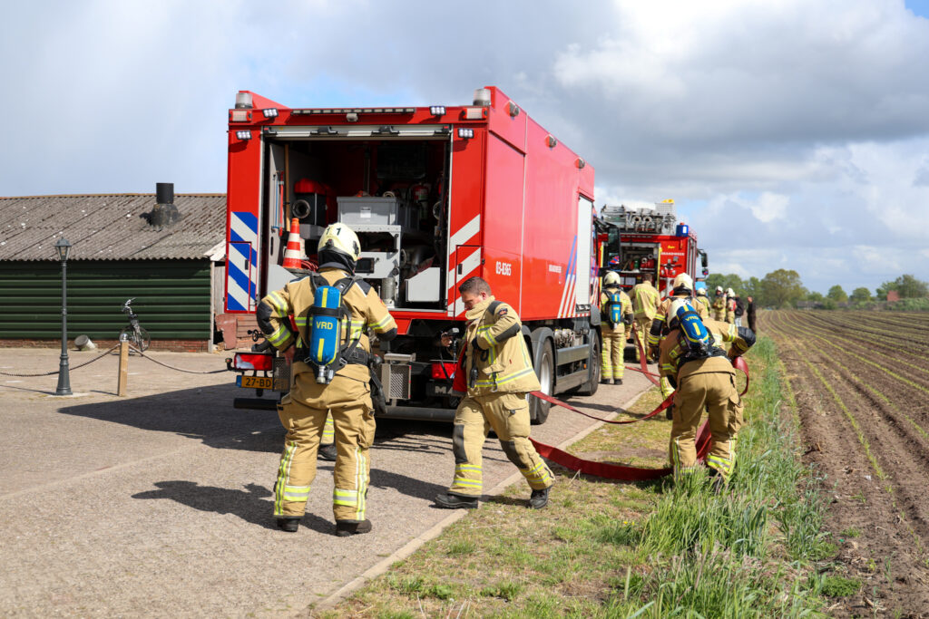 208A5819-1024x683 Klein schuurtje uitgebrand bij brand in Dwingeloo