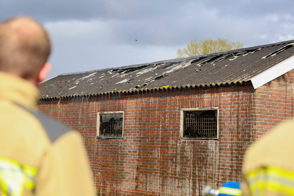 208A5852-1024x683 Klein schuurtje uitgebrand bij brand in Dwingeloo