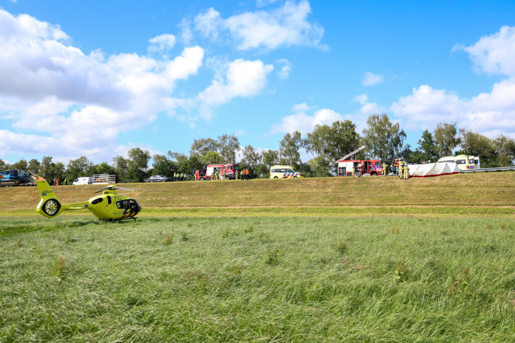 208A0267-1024x683 Ernstig ongeval tussen vrachtwagen en auto op N381 bij Beilen