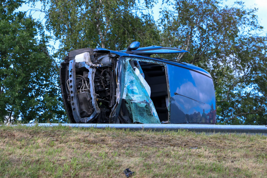 208A0315-1024x683 Ernstig ongeval tussen vrachtwagen en auto op N381 bij Beilen