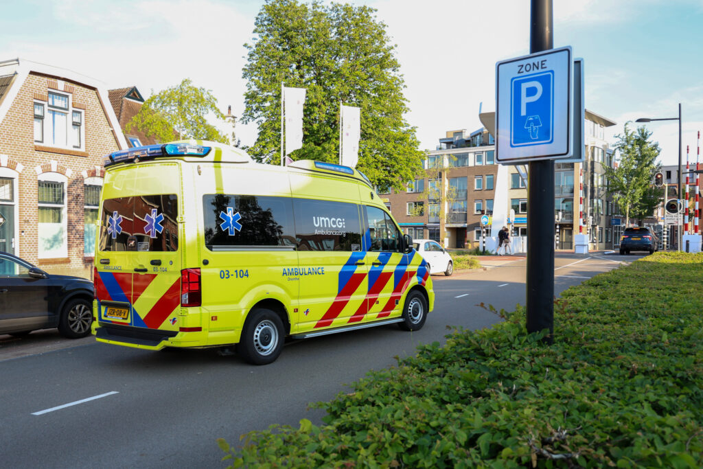 208A0855-1024x683 Aanrijding tussen auto en bezorgscooter op Groningerstraat in Assen