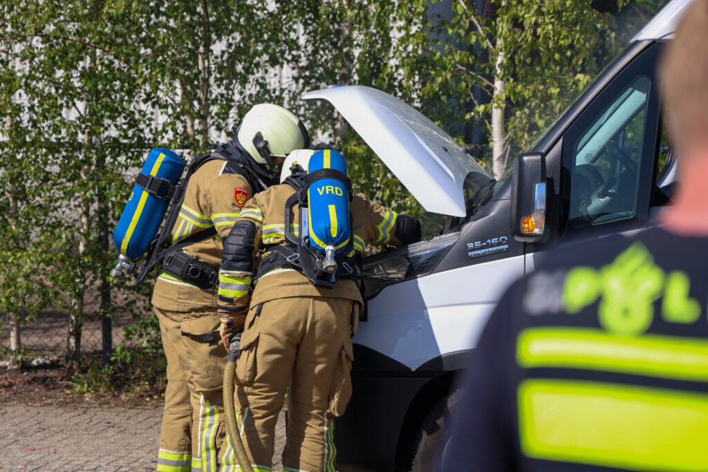 208A1087-1024x683 Beginnende brand in bestelbus op De Hanekampen in Beilen