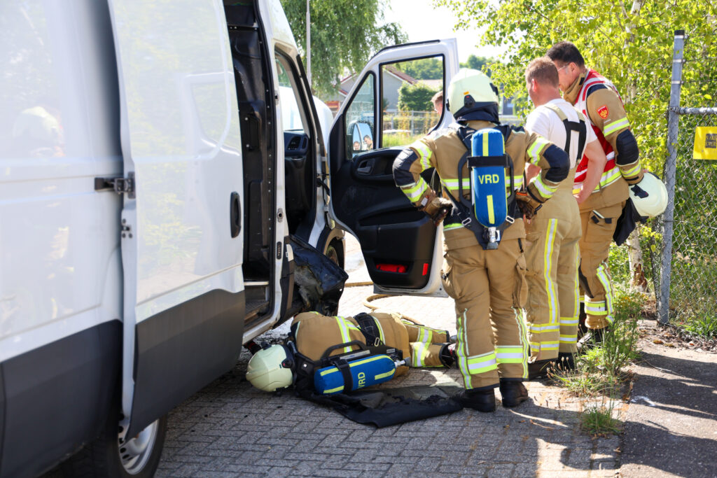 208A1131-1024x683 Beginnende brand in bestelbus op De Hanekampen in Beilen