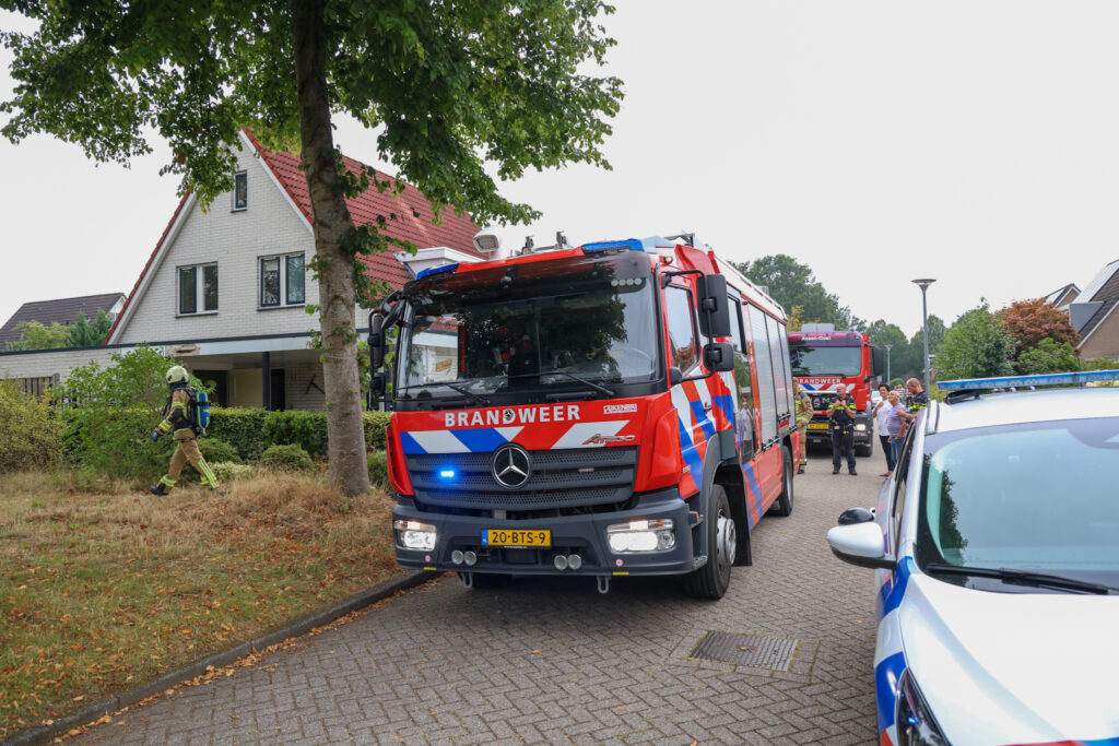 LO-1-92-1024x683 Bewoner blust brand in overkapping van schuurtje aan Boerhoorndreef in Assen