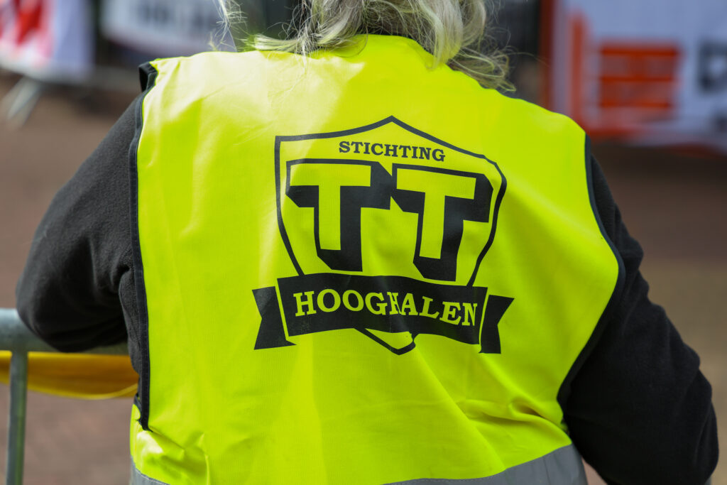 LO-1-4-1024x683 Honderd jaar na de eerste TT klinkt het motorgebrul weer door de straten in Hooghalen